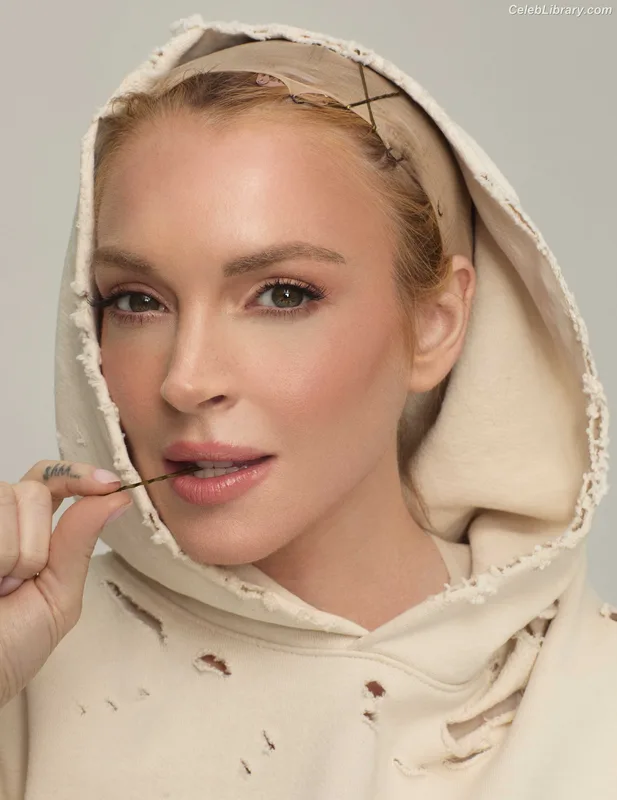 Lindsay Lohan photo 9 of 752
