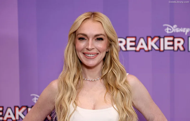 Lindsay Lohan photo 19 of 752