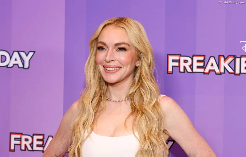 Lindsay Lohan photo 22 of 752