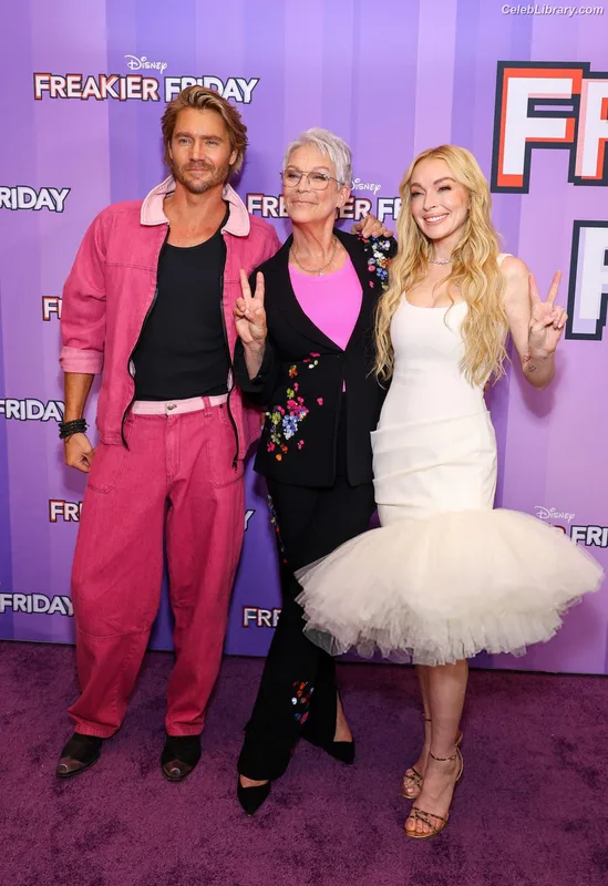 Lindsay Lohan photo 3 of 752