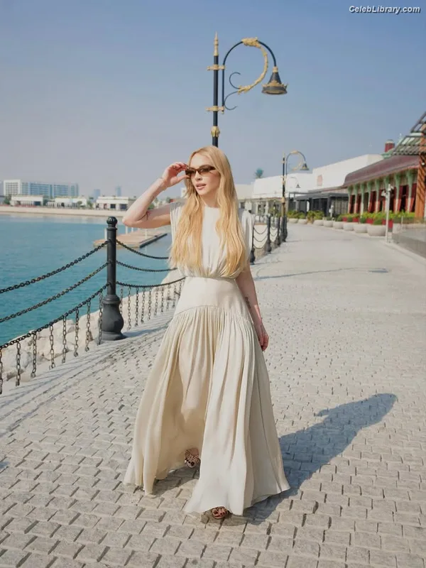 Lindsay Lohan photo 22 of 752