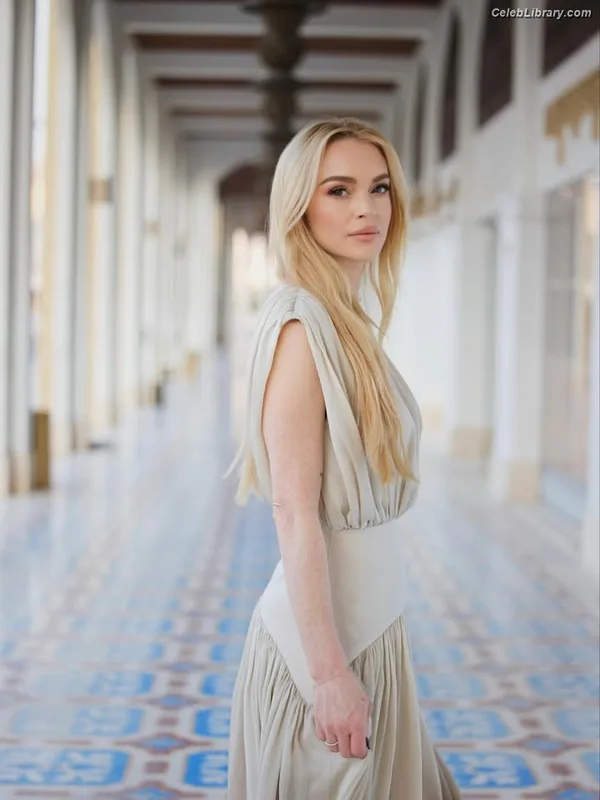 Lindsay Lohan photo 23 of 752