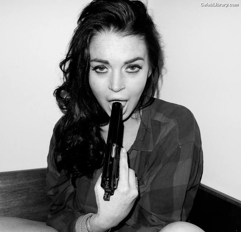 Lindsay Lohan photo 5 of 752