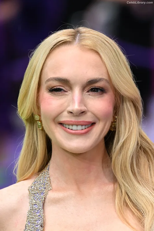 Lindsay Lohan photo 12 of 752