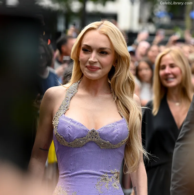 Lindsay Lohan photo 18 of 752