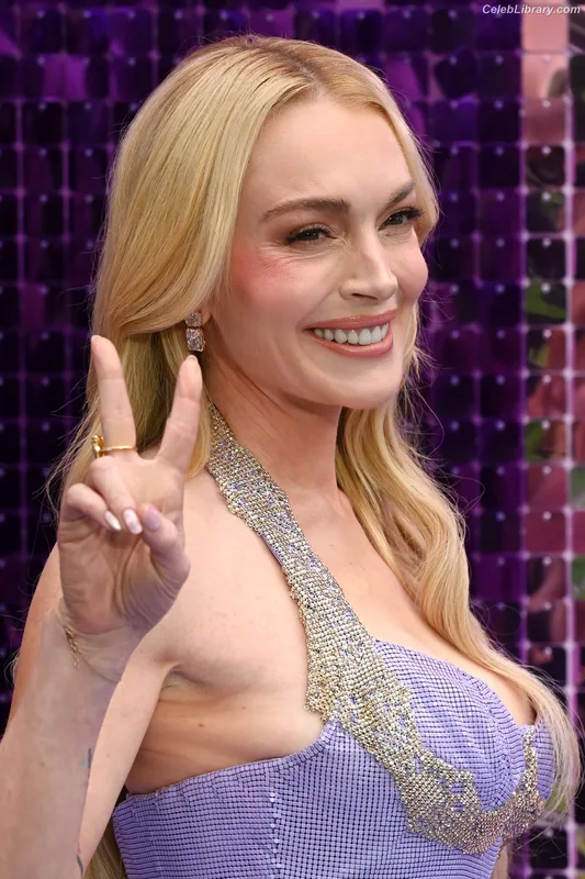 Lindsay Lohan photo 20 of 752