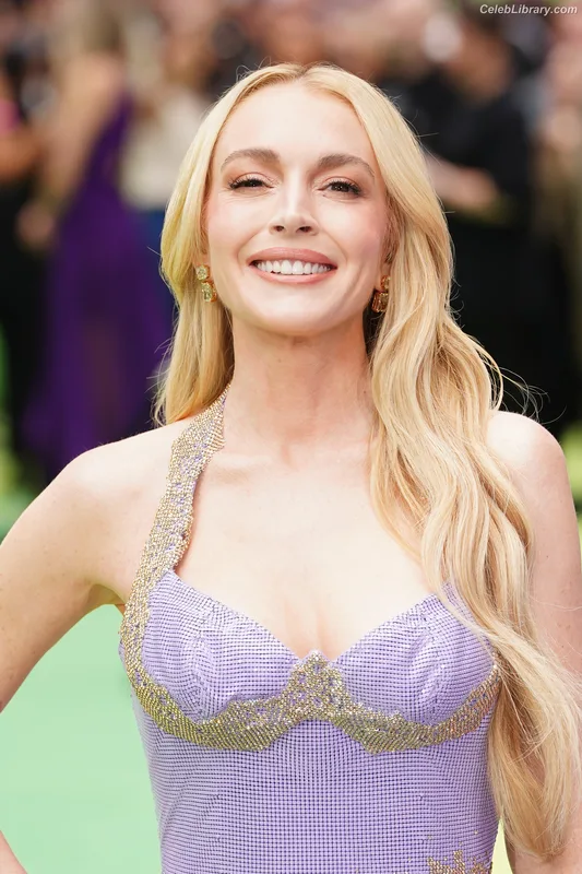 Lindsay Lohan photo 10 of 752