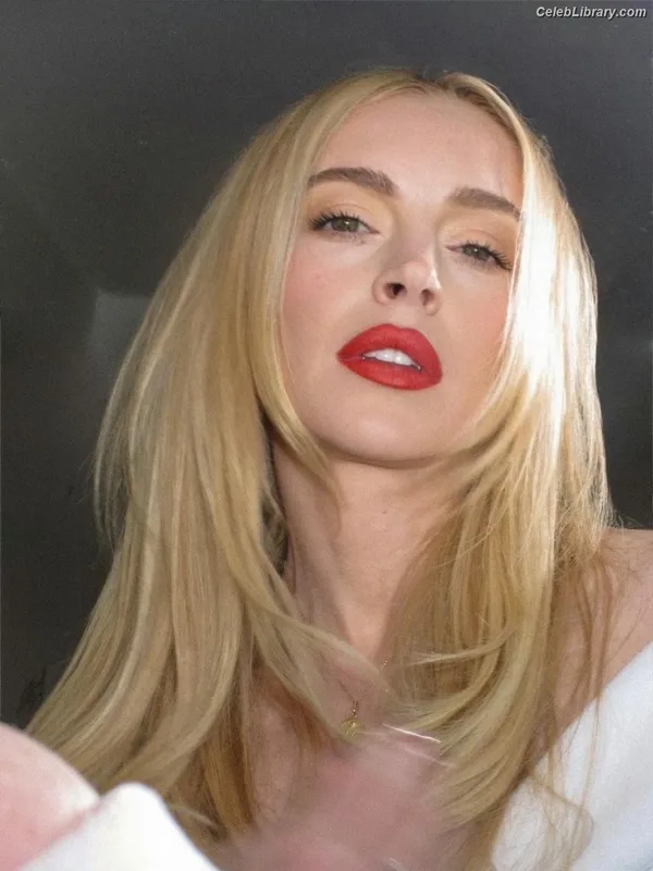 Lindsay Lohan photo 16 of 752