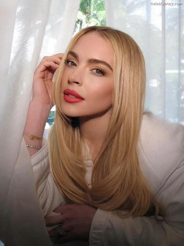 Lindsay Lohan photo 17 of 752