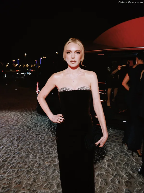 Lindsay Lohan photo 8 of 752