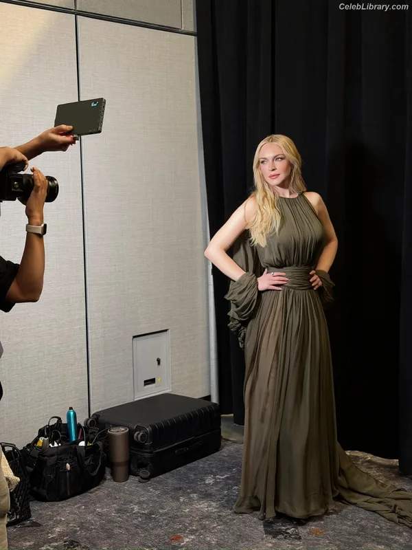 Lindsay Lohan photo 10 of 752