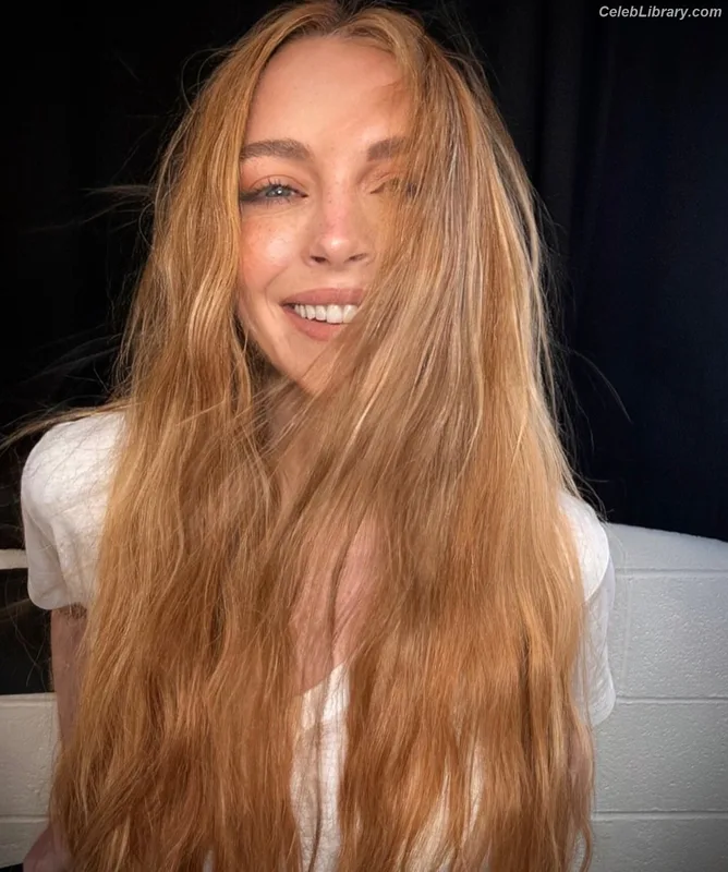 Lindsay Lohan photo 21 of 752