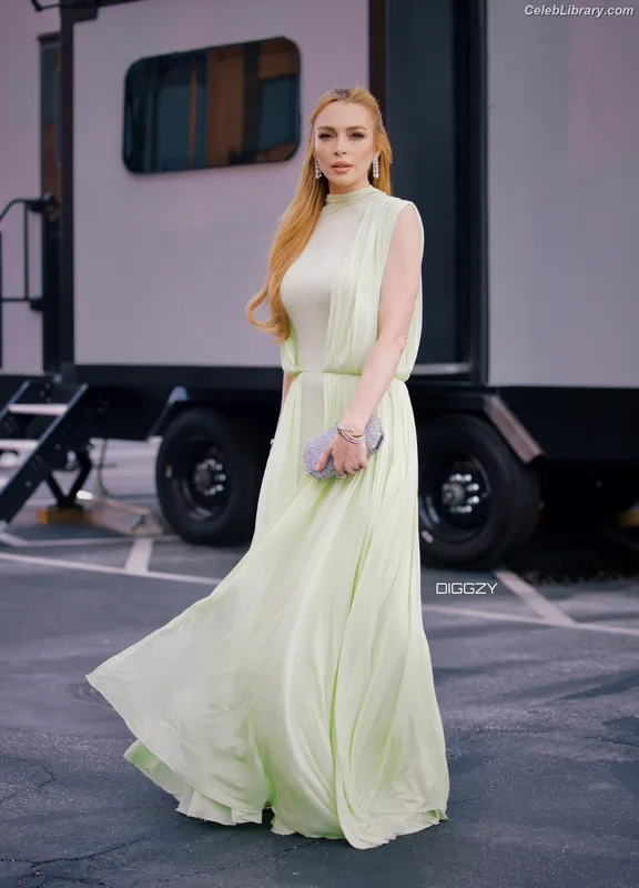 Lindsay Lohan photo 4 of 752