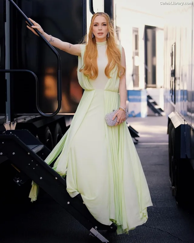 Lindsay Lohan photo 6 of 752