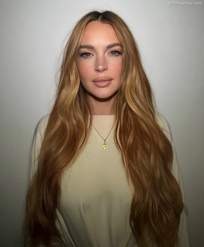 Lindsay Lohan photo 13 of 752