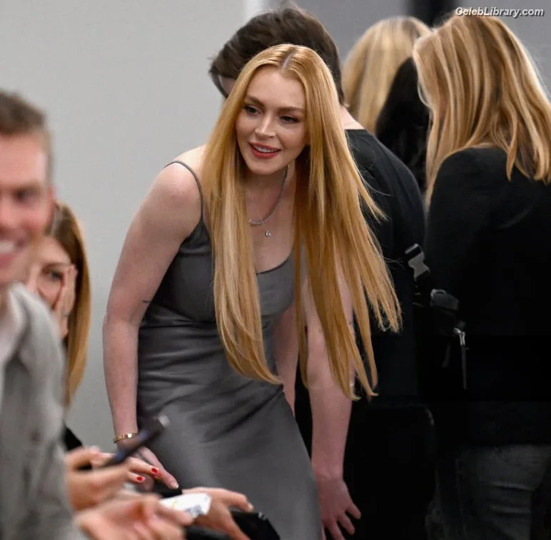 Lindsay Lohan photo 6 of 752