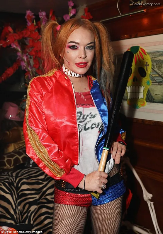 Lindsay Lohan photo 1 of 752