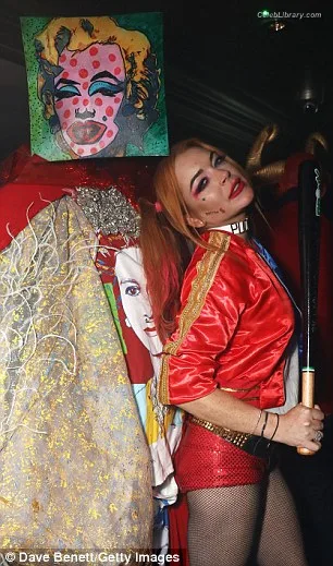 Lindsay Lohan photo 4 of 752