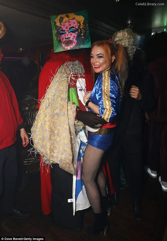 Lindsay Lohan photo 7 of 752