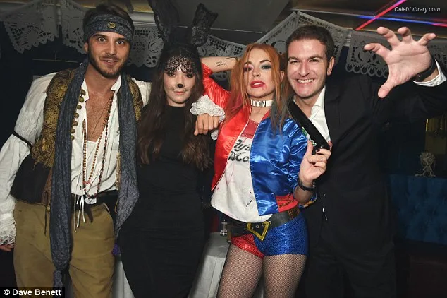 Lindsay Lohan photo 17 of 752
