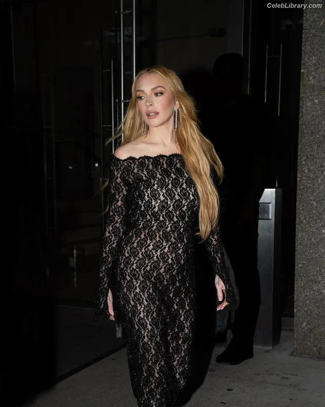 Lindsay Lohan photo 22 of 752