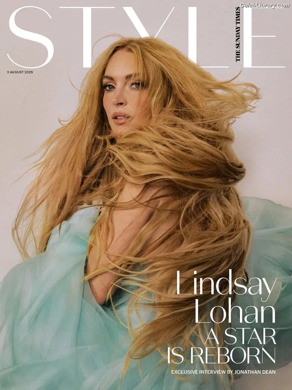 Lindsay Lohan photo 1 of 752