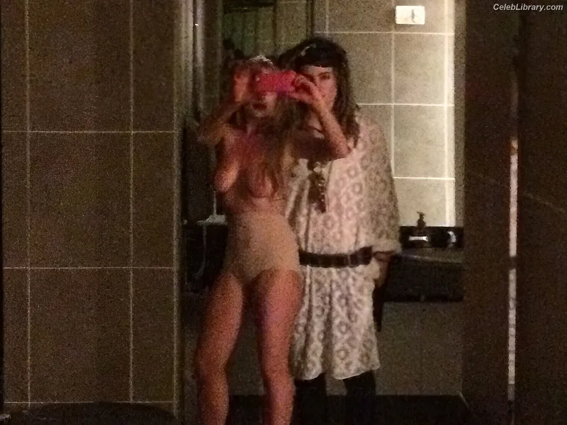 Lindsay Lohan photo 14 of 752