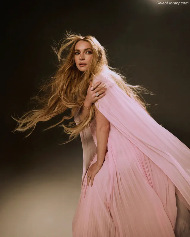 Lindsay Lohan photo 21 of 752