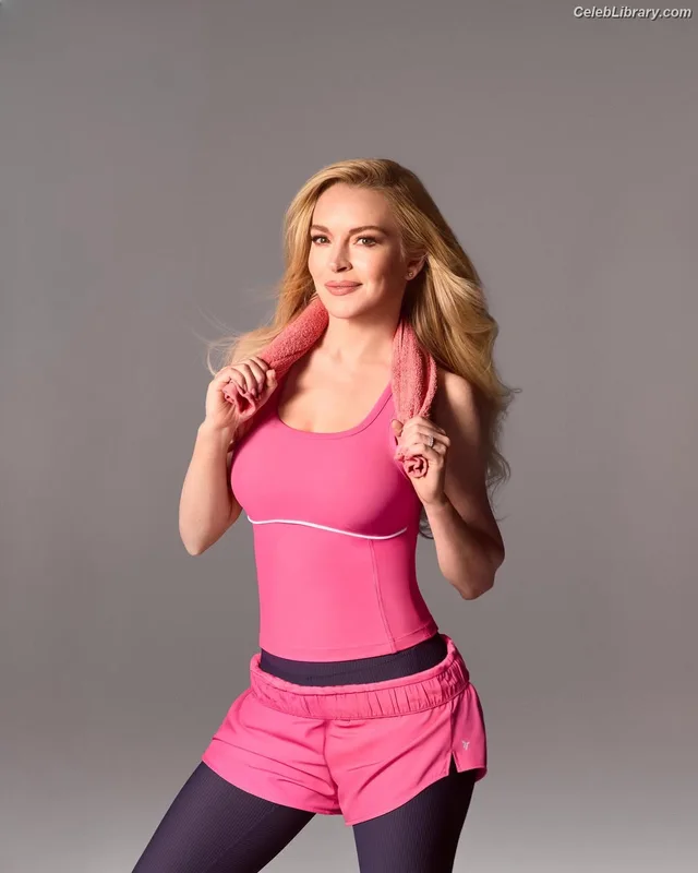 Lindsay Lohan photo 5 of 752