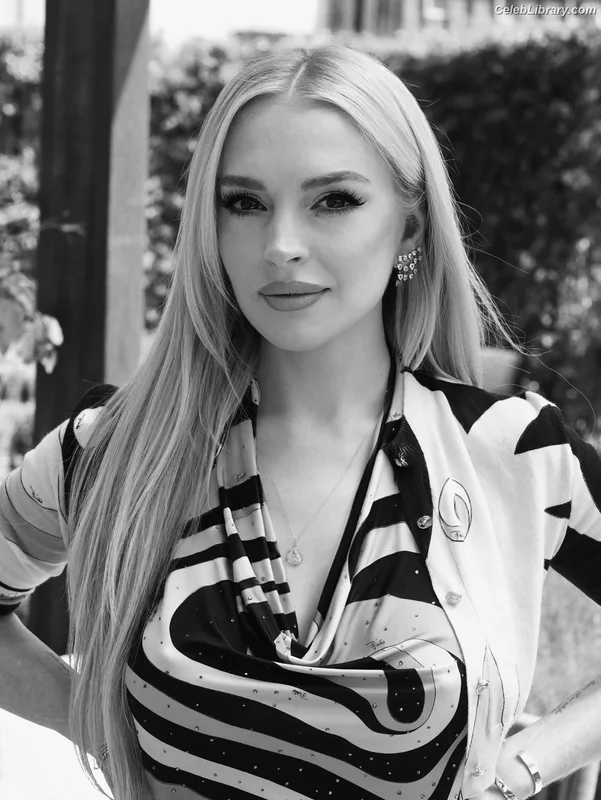 Lindsay Lohan photo 15 of 752