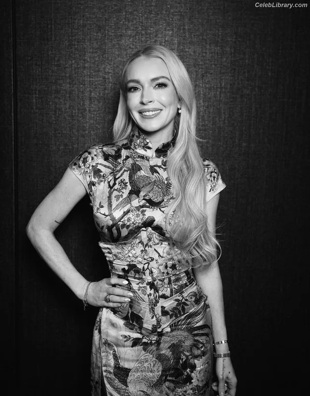 Lindsay Lohan photo 2 of 752