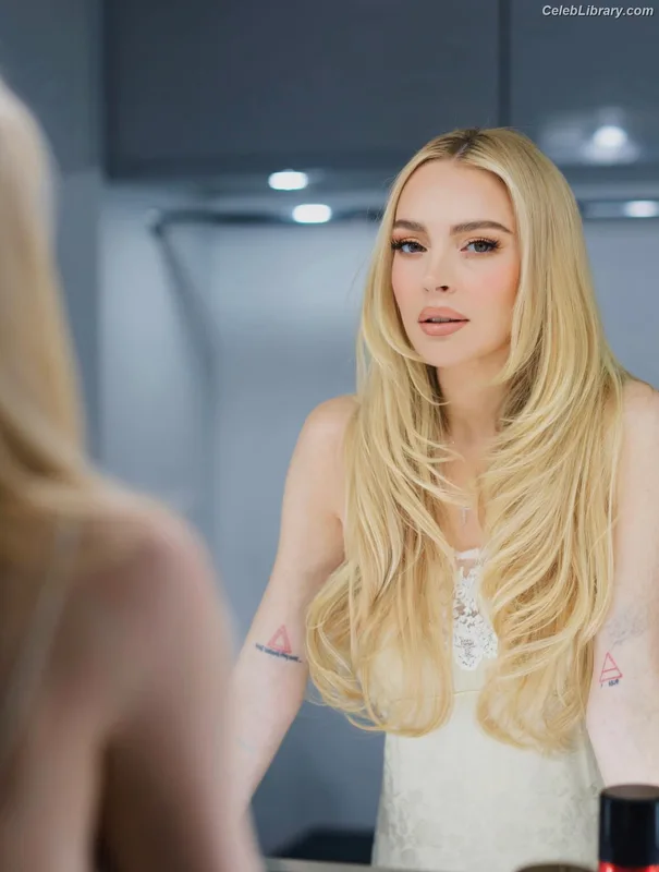 Lindsay Lohan photo 21 of 752