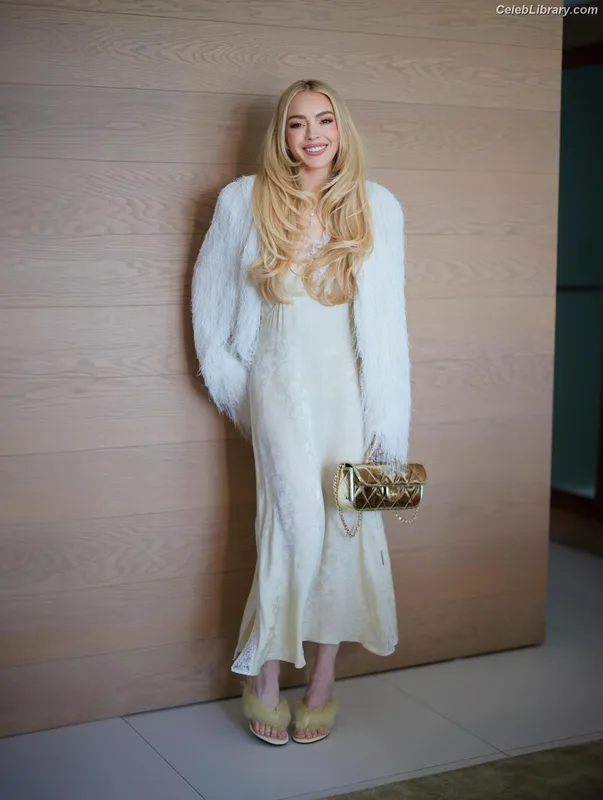 Lindsay Lohan photo 22 of 752