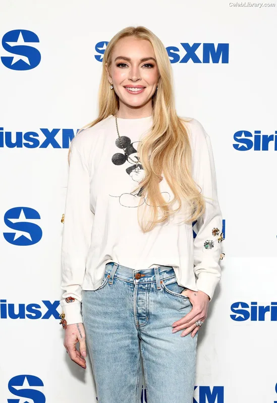 Lindsay Lohan photo 19 of 752