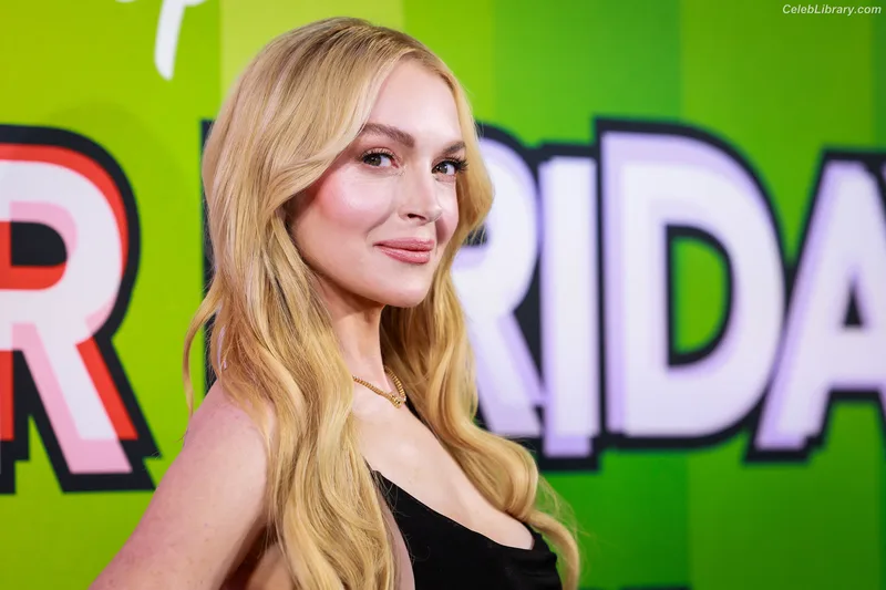 Lindsay Lohan photo 3 of 752