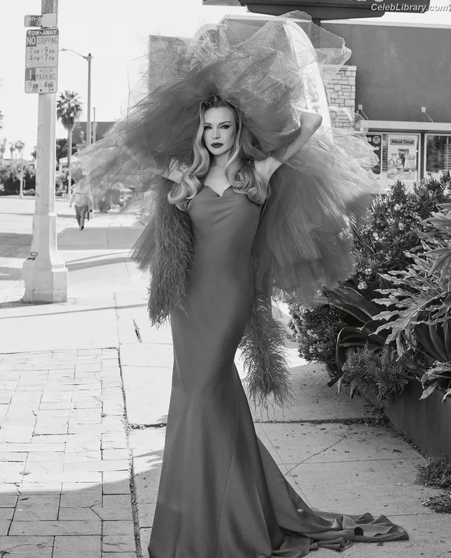 Lindsay Lohan photo 17 of 752