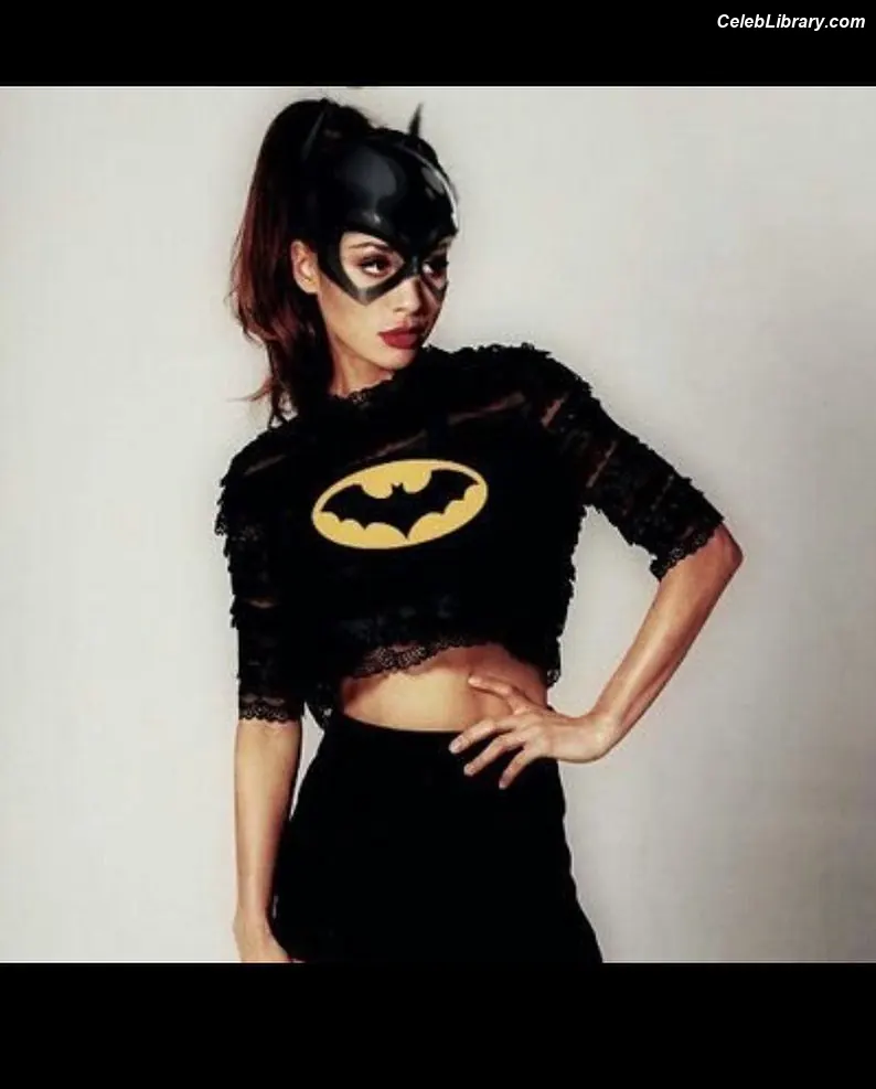 Lindsey Morgan photo 15 of 185
