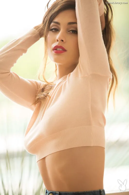 Lindsey Morgan photo 16 of 184