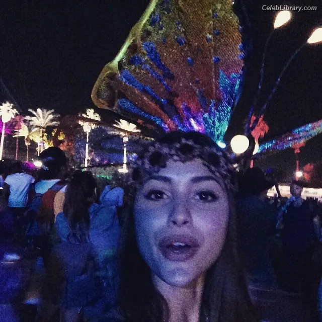 Lindsey Morgan photo 15 of 184
