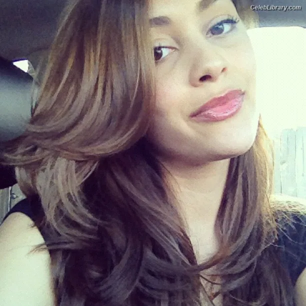 Lindsey Morgan photo 21 of 184