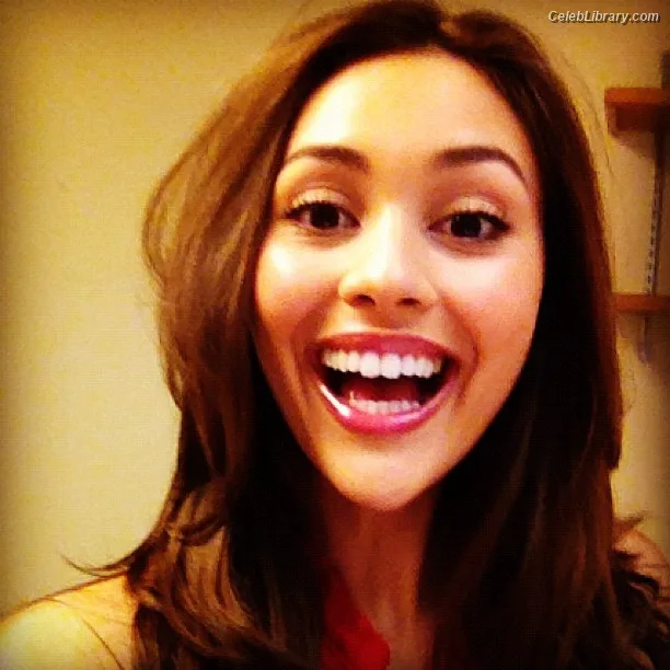 Lindsey Morgan photo 24 of 184