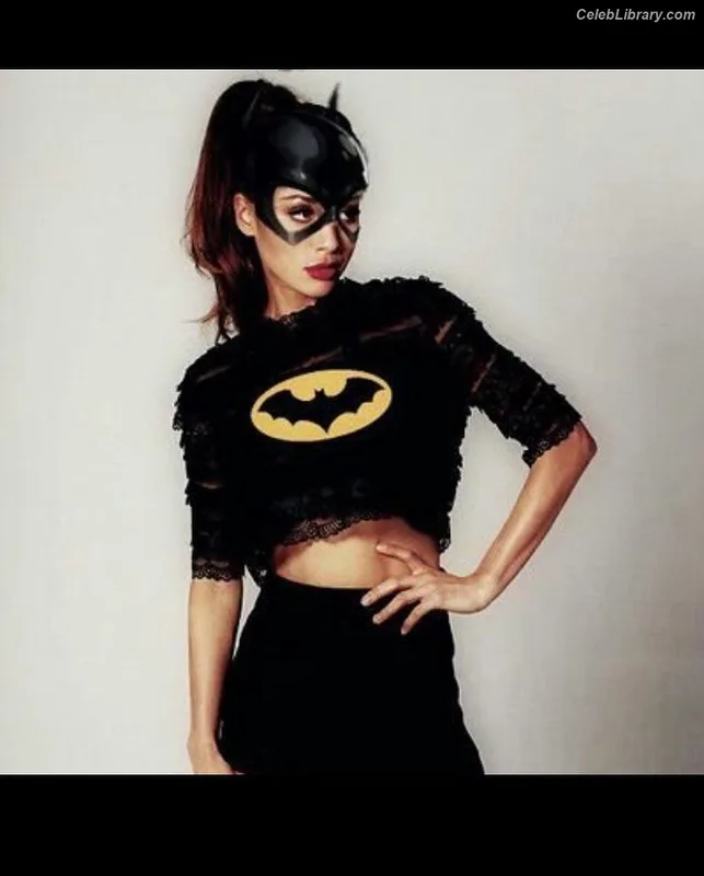 Lindsey Morgan photo 14 of 184