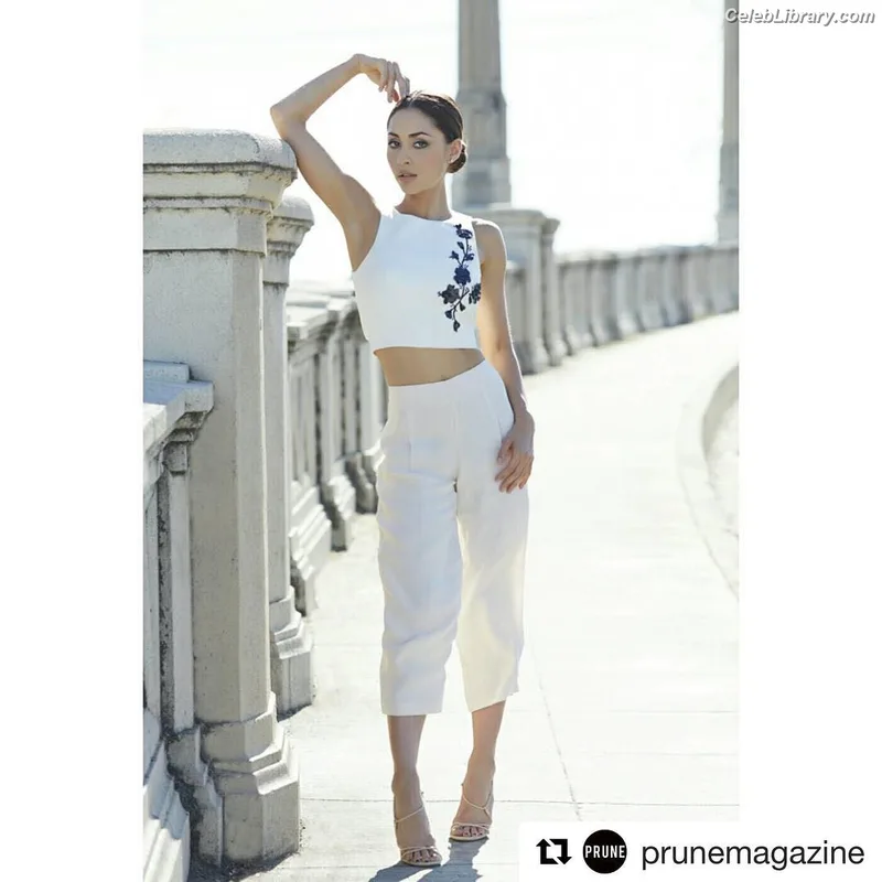 Lindsey Morgan photo 16 of 184