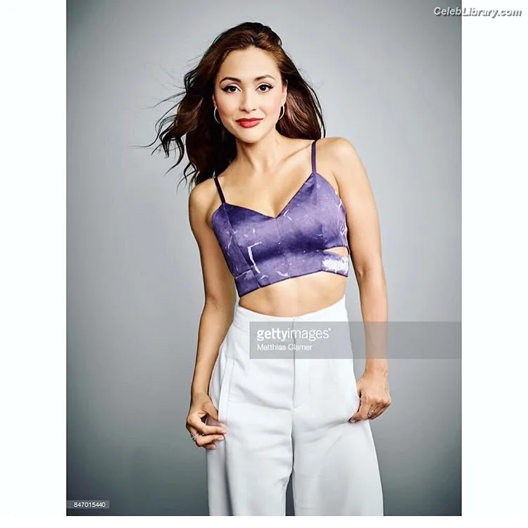 Lindsey Morgan photo 12 of 184