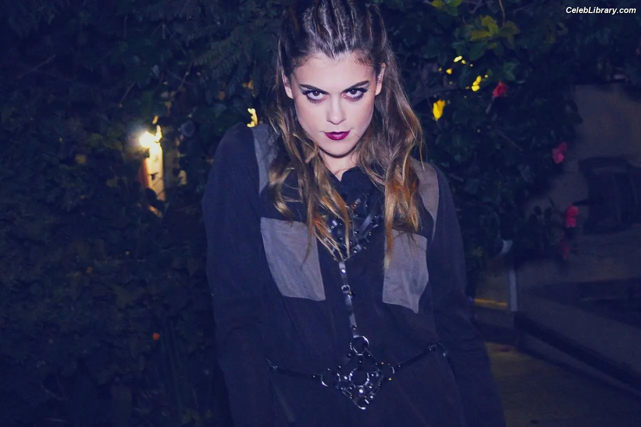 Lindsey Shaw photo 13 of 78