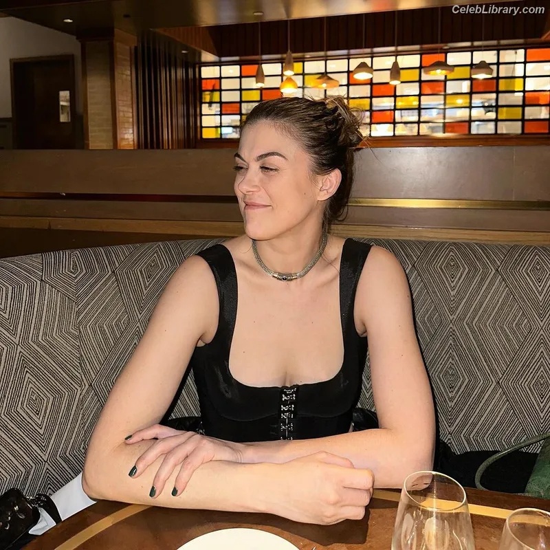 Lindsey Shaw photo 9 of 79
