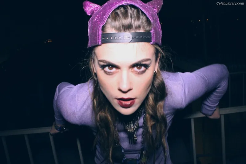 Lindsey Shaw photo 4 of 79