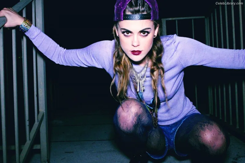 Lindsey Shaw photo 6 of 79