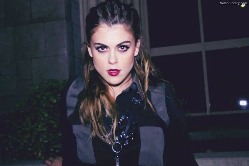 Lindsey Shaw photo 12 of 79