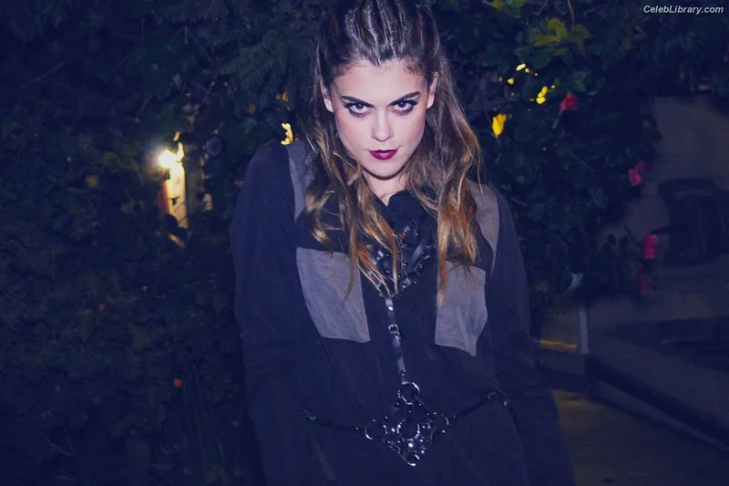 Lindsey Shaw photo 13 of 79